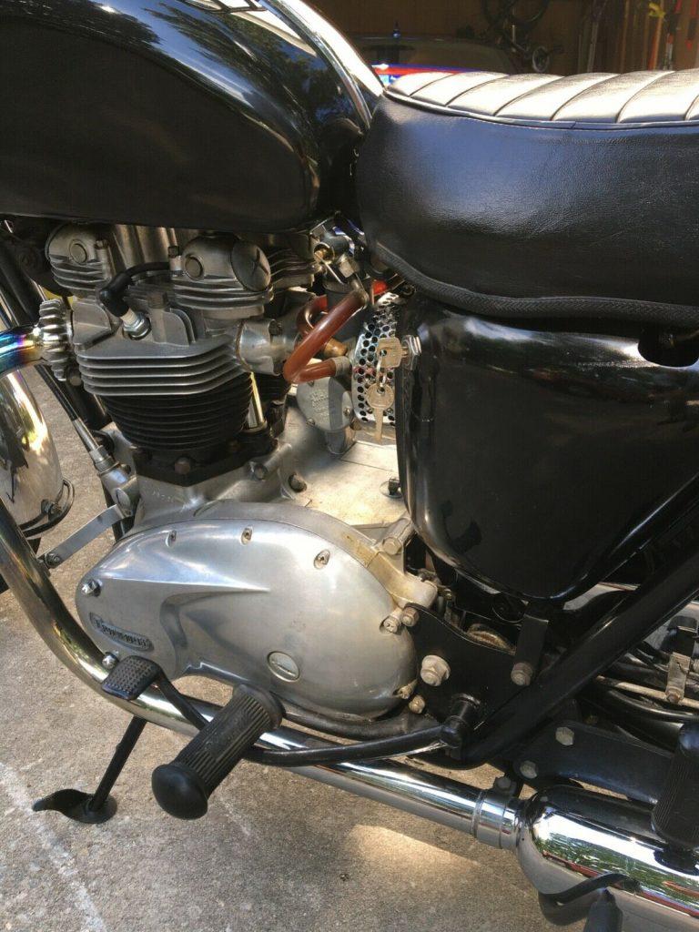 1967 Triumph TR6R 650 twin motorcycle