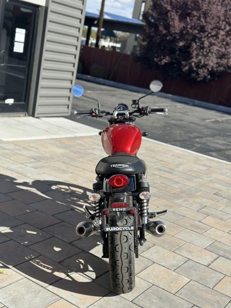 2019 Triumph Street Twin Korosi Red